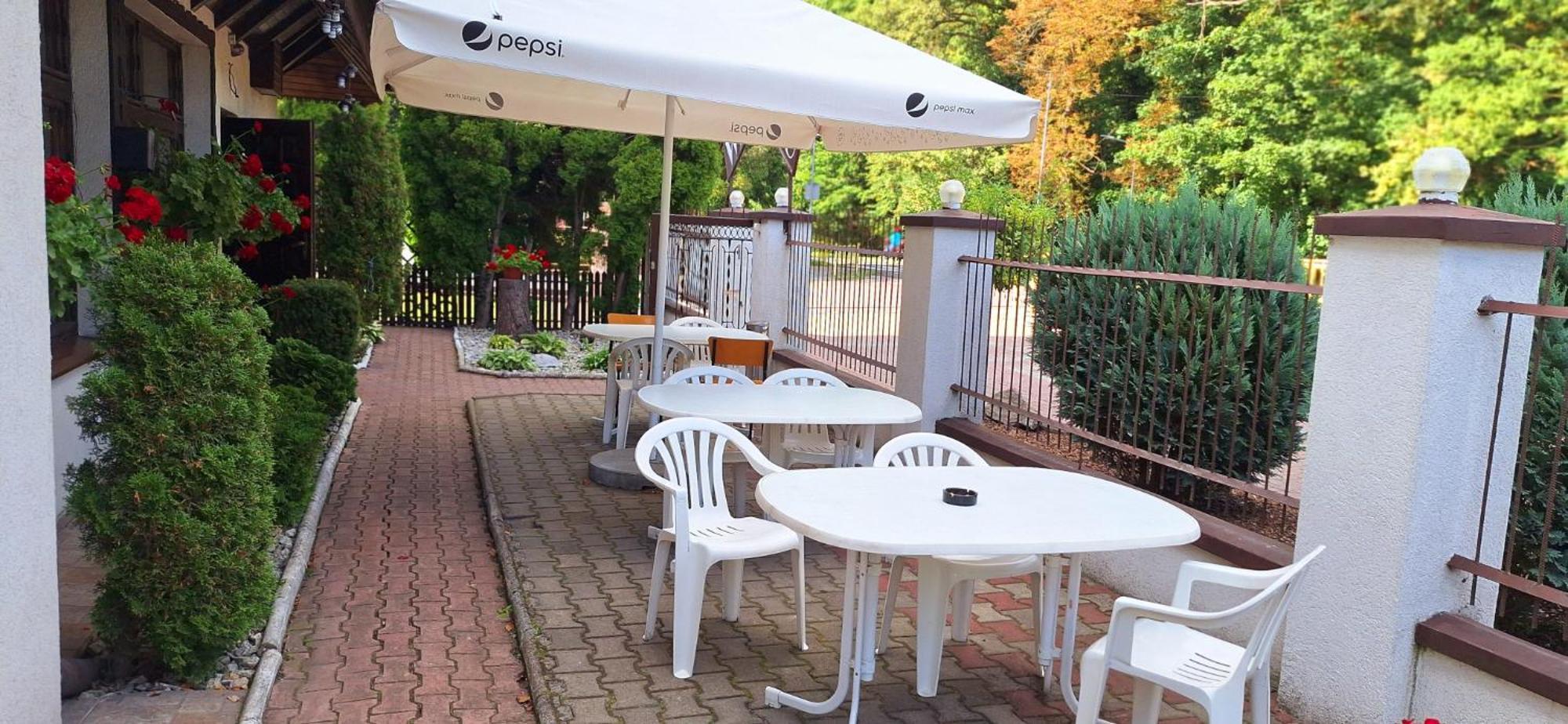 Knajpa Sorba Hotel Skwierzyna Bagian luar foto