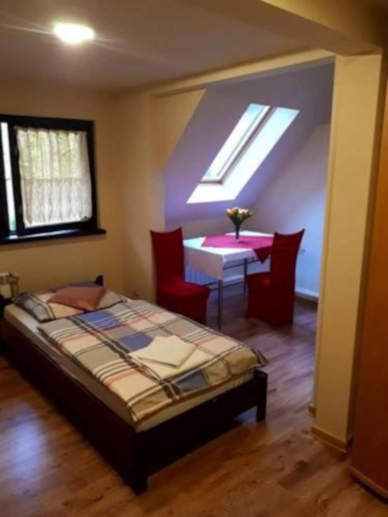 Knajpa Sorba Hotel Skwierzyna Bagian luar foto