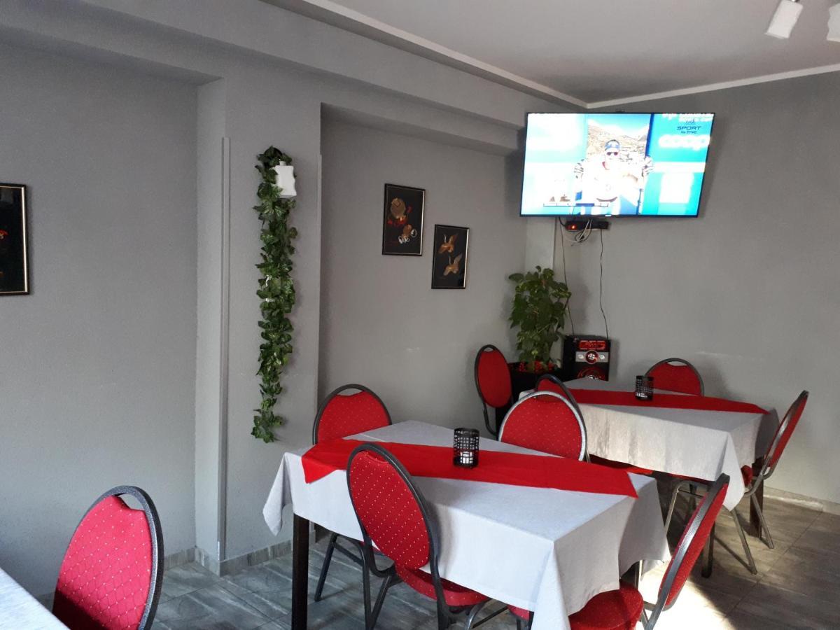 Knajpa Sorba Hotel Skwierzyna Bagian luar foto